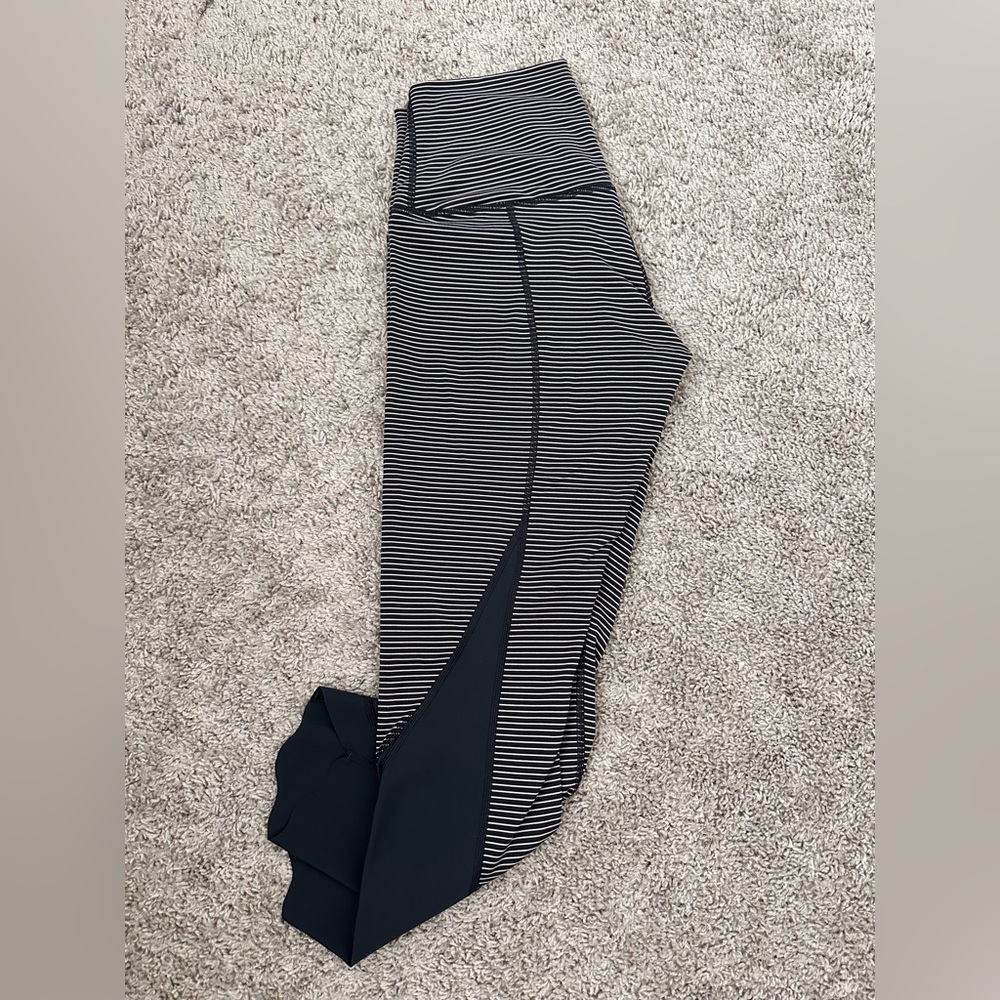 Lululemon | Wunder Under Scalloped Hem High-Rise Crop 23” Luxtreme | Size 8